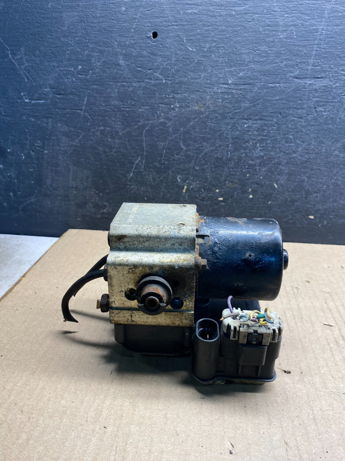 2004-07 Chevrolet Express ABS Pump Control 13567136 Module ag9691 DG4