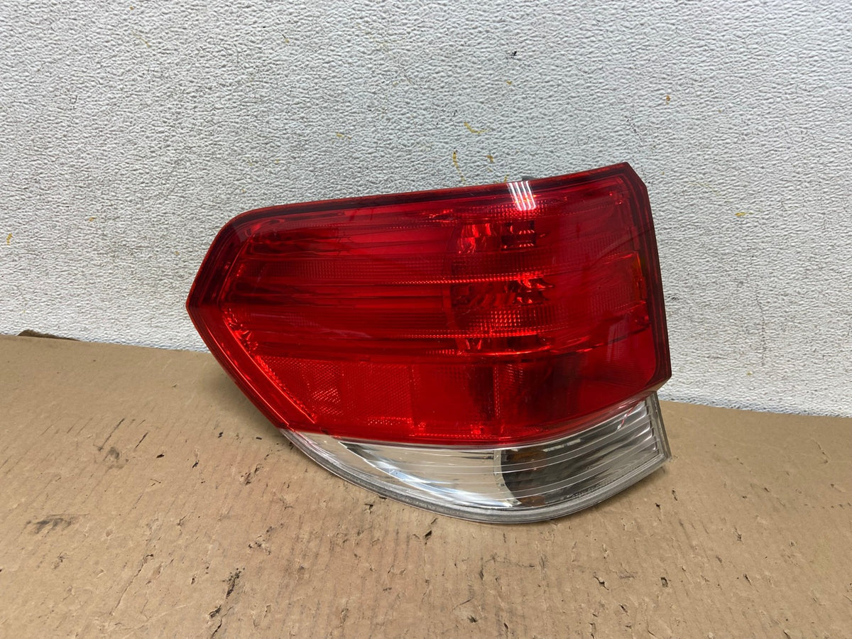 2008 2009 2010 Honda Odyssey Left Driver LH Side Tail Light AH2897 LK0