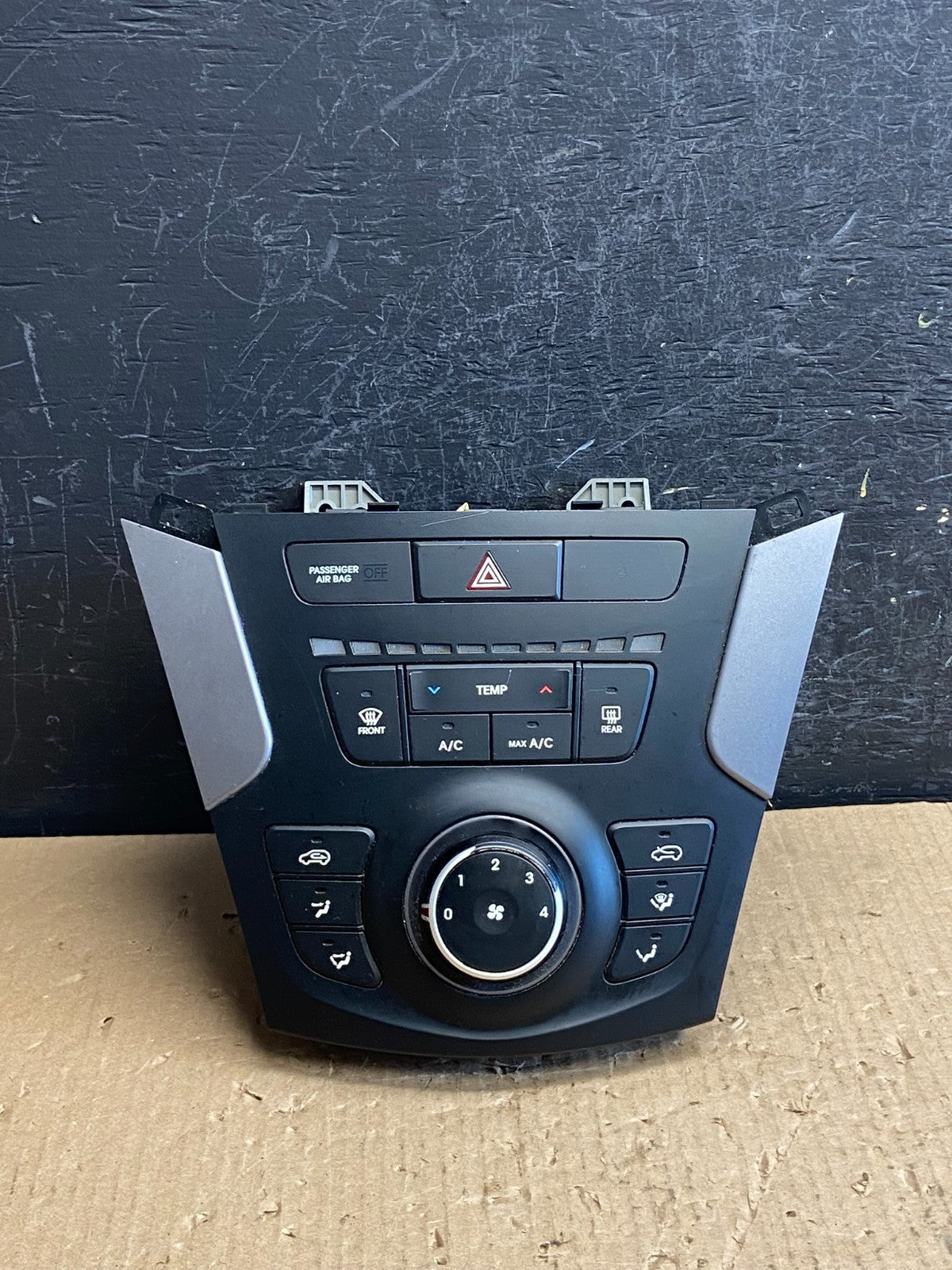 2013 to 2016 Hyundai Santa Fe Automatic Climate AC Heater Control AE4179 DG0