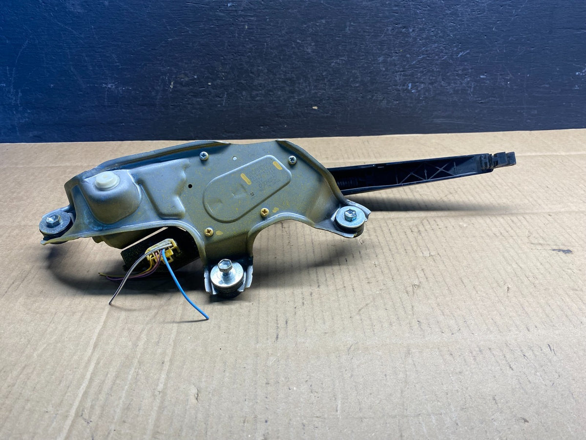 2012 to 2017 Toyota Prius V Rear Wiper Windshield Motor AD5020 DG5