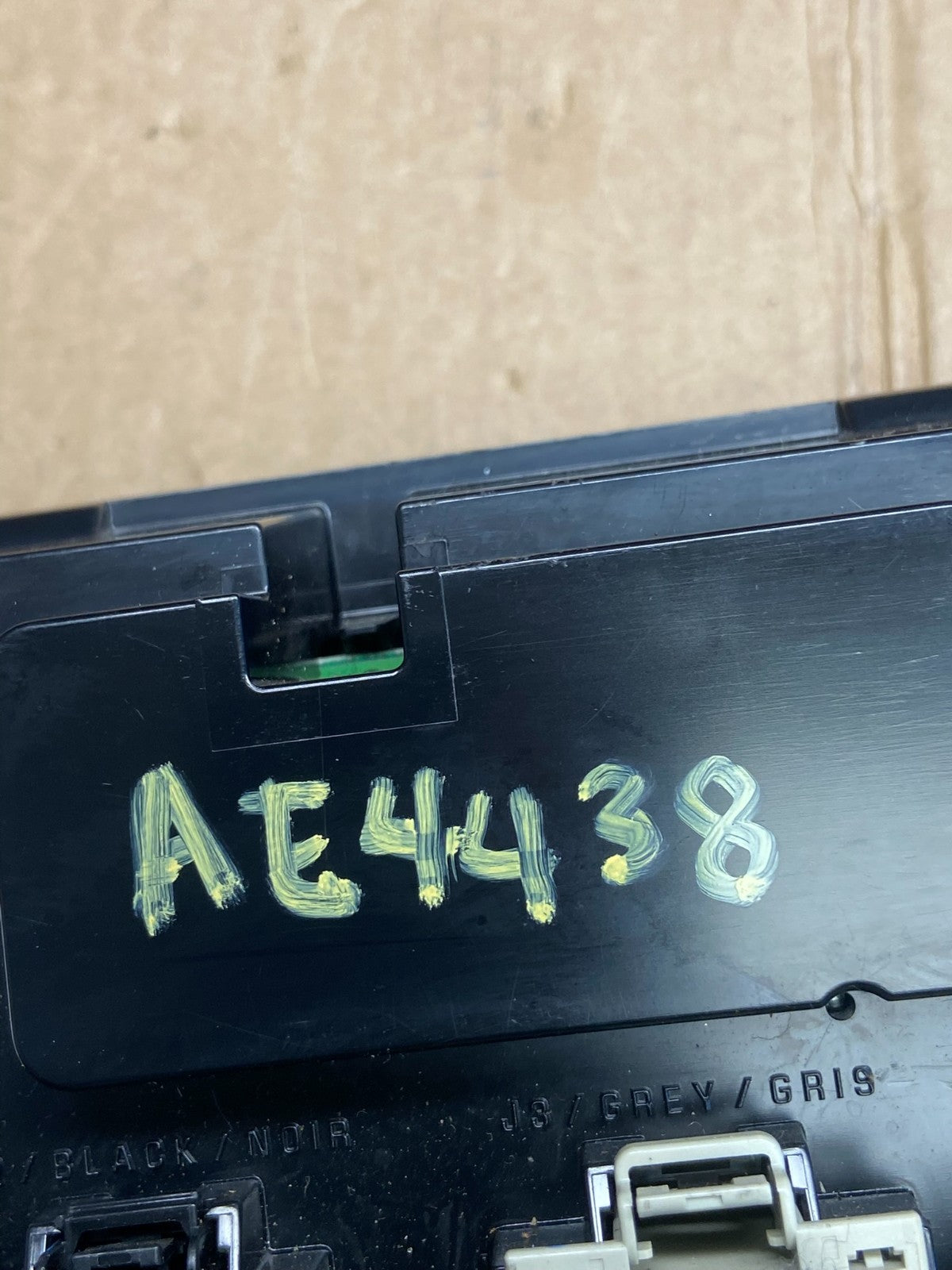2007 to 2011 Cadillac Escalade AC Heater Climate Control Panel AE4438 DG5