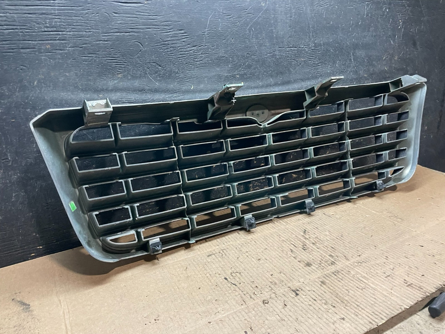 2007 2008 2009 Chrysler Aspen Front Radiator Upper Grill Grille Oem X9768 DG8