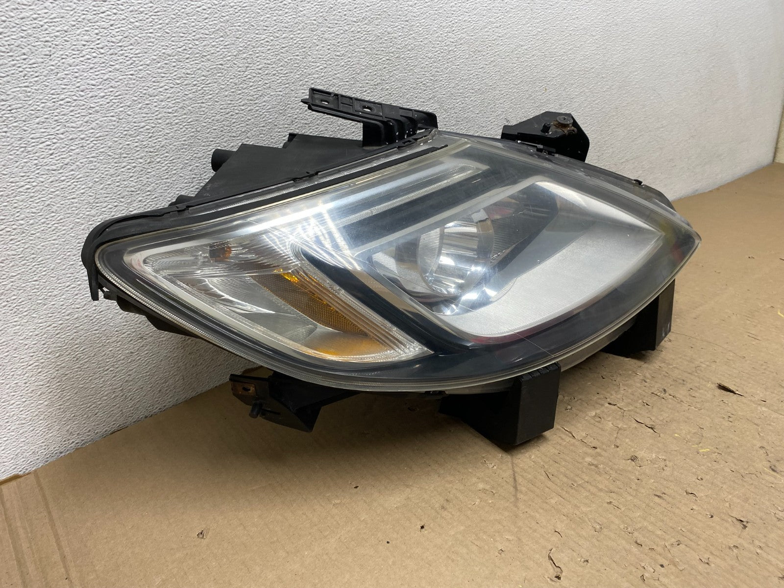 2007 - 2009 Mazda Cx9 Cx-9 Right Passenger RH Headlight Halogen AG8067 DW1