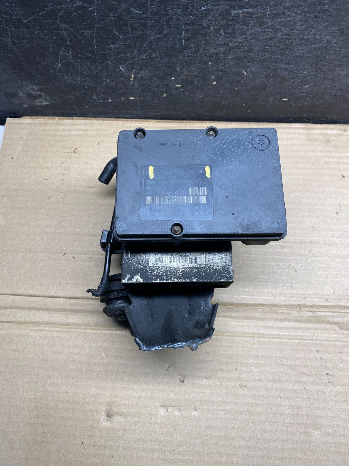 2002 to 2005 Mercedes ML-Class ML320 ABS Control Module A1635450316 AH9615 DG0