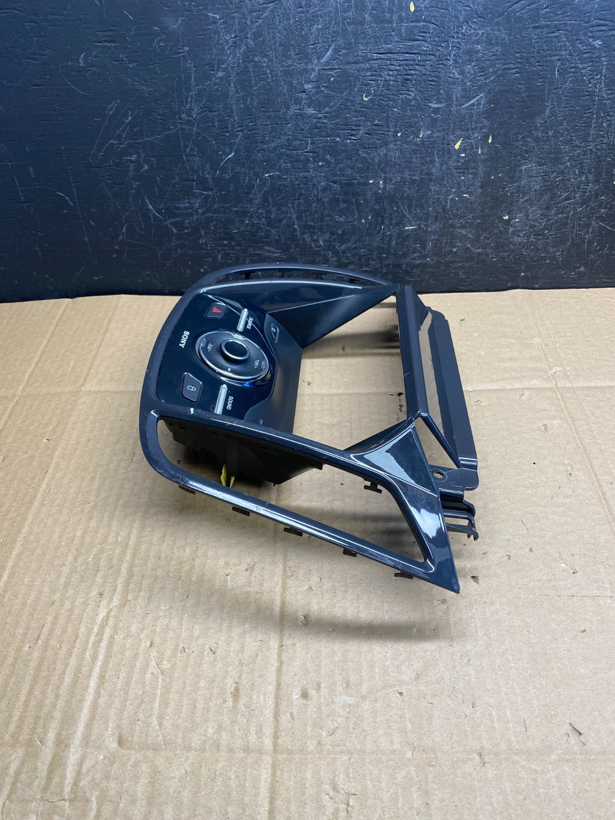 2013 2014 2015 2016 Ford Escape Dash Radio Control Panel Bezel ac9367 DG2