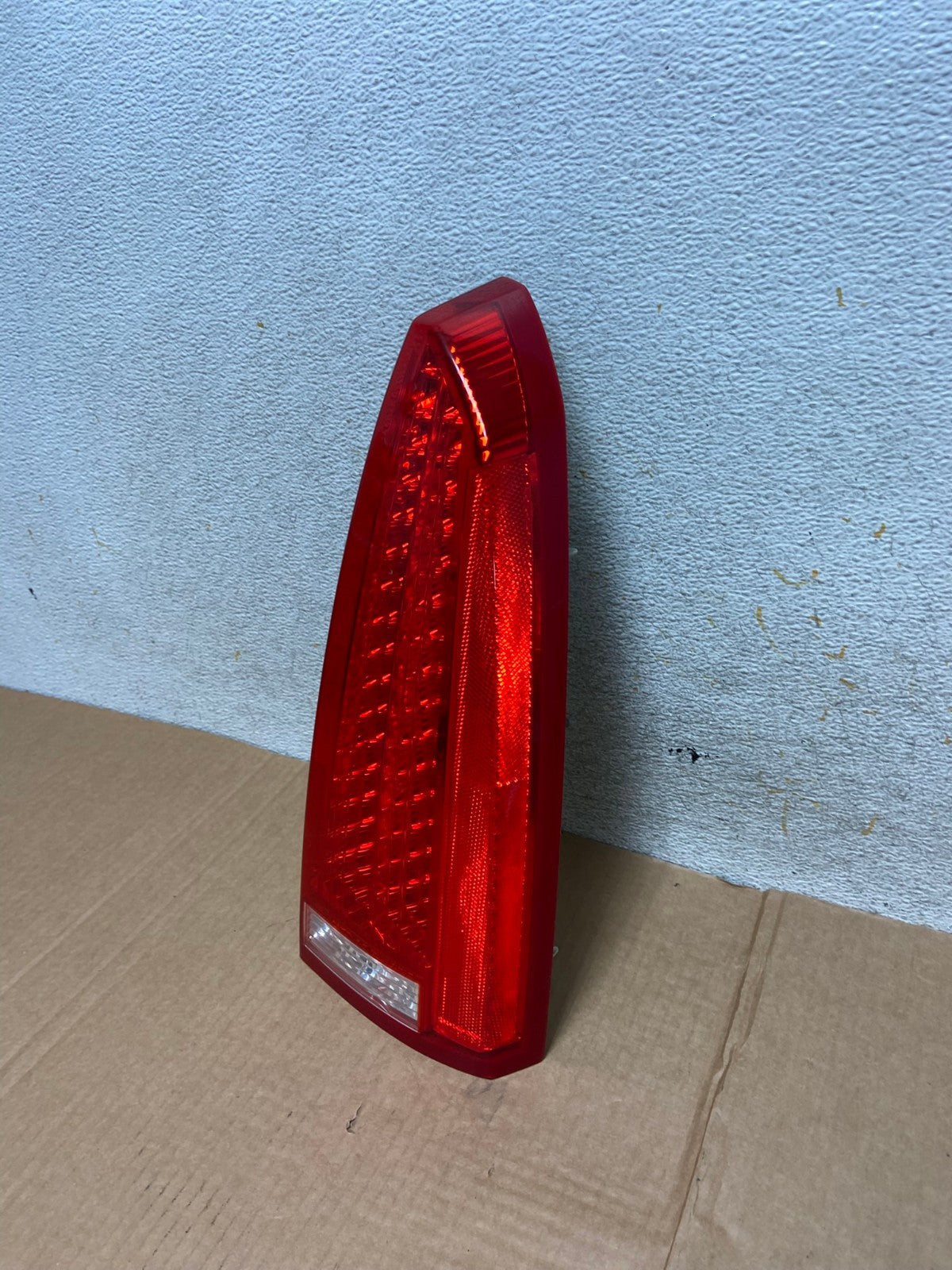 2006 to 2011 Cadillac DTS Right Passenger Rh Side LED Tail light AI3756 LK1