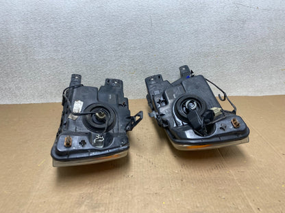 2004 to 2008 Ford F-150 F150 Left+Right Halogen Headlights W8564 DW17