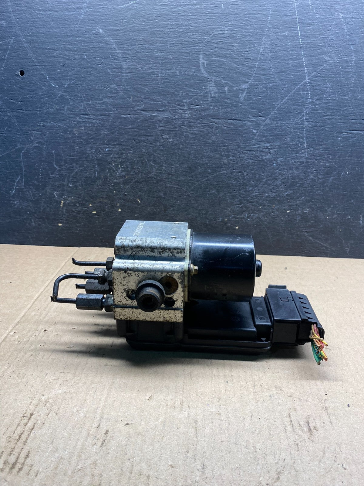 2006 2007 Ford E250 E350 Econoline Anti-Lock ABS Antilock Brake Pump AG3637 DG2