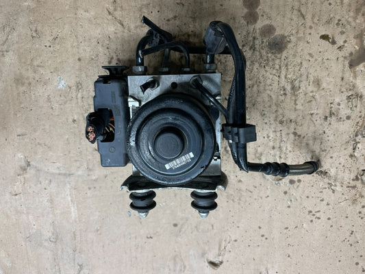 2011-2018 Porsche Cayenne Anti Lock Brake ABS Pump Module OEM O5476 PS0