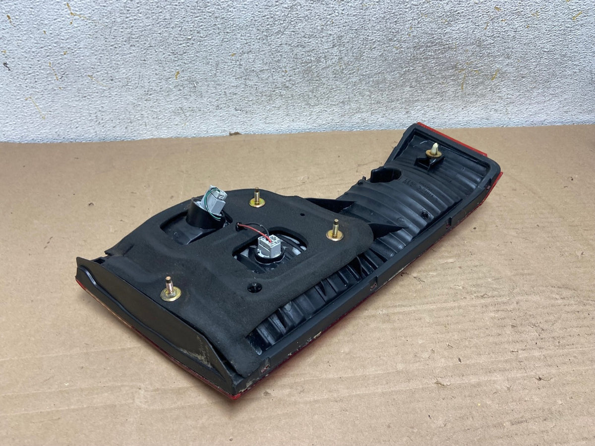 1998 to 2000 Honda Accord Right Passenger Side Inner Tail Light AH9450 LK5