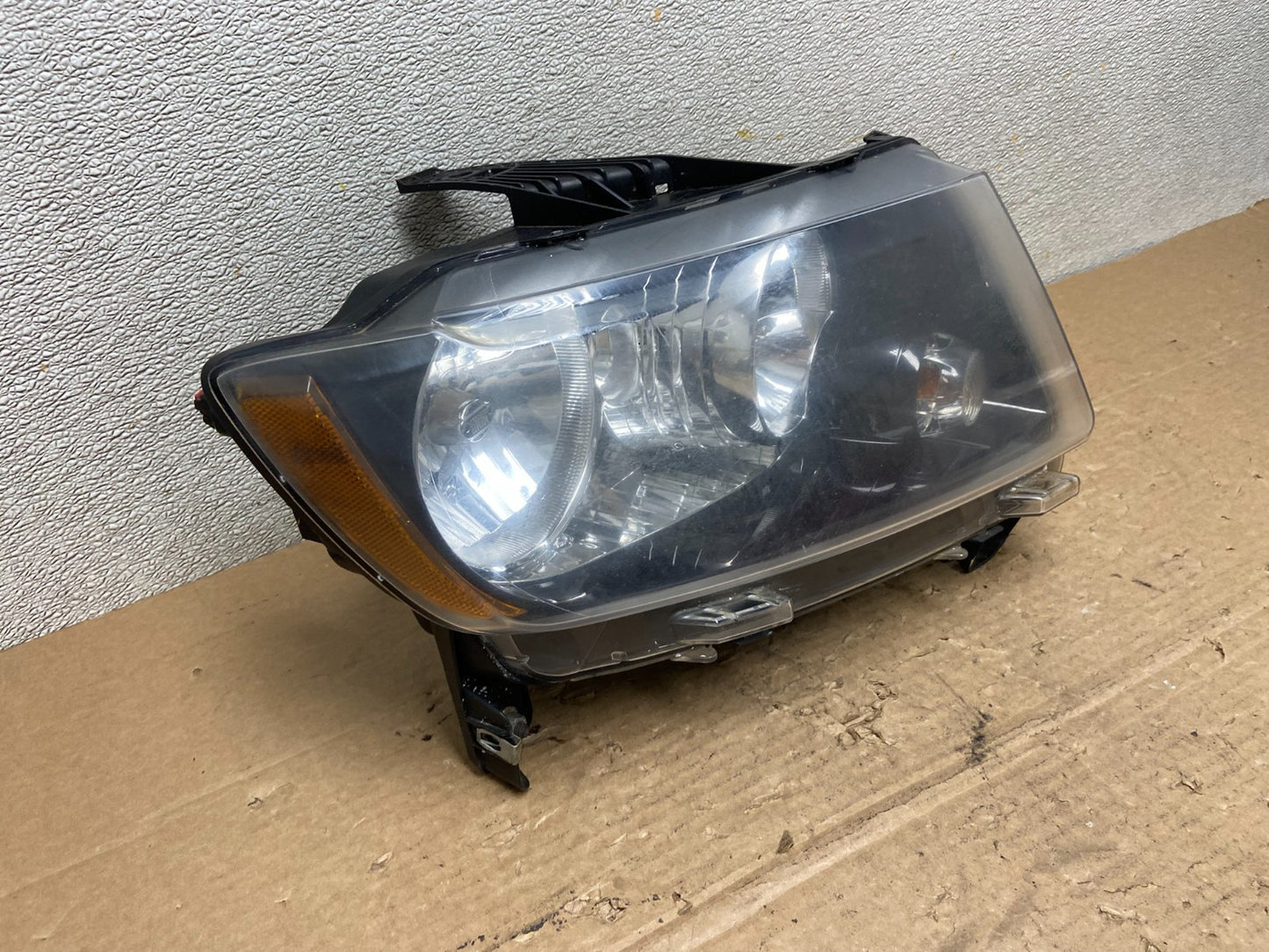 2011-2013 Jeep Grand Cherokee Right Passenger Halogen Headlight AB4883 DW2