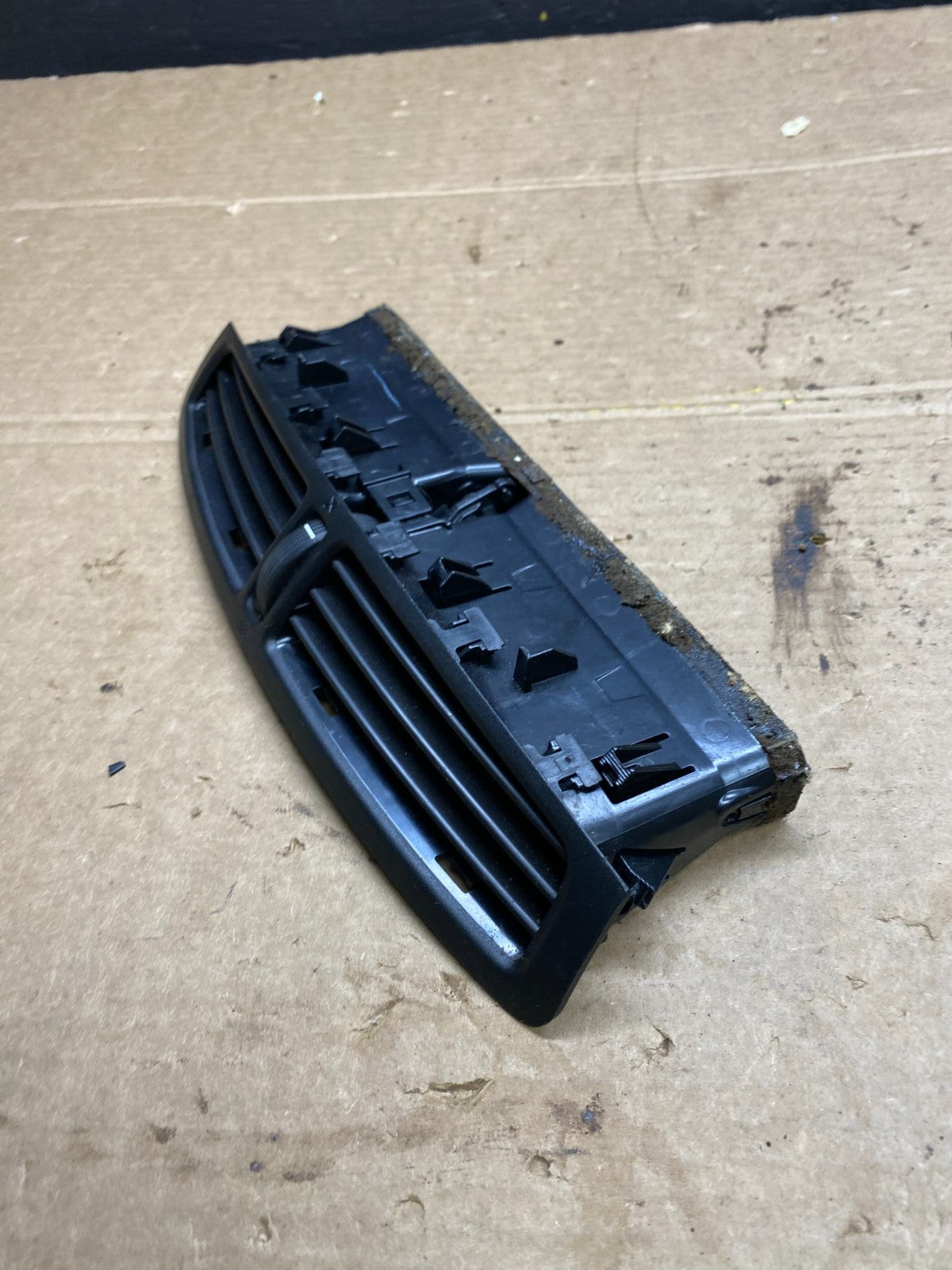 2013 to 2016 Ford Escape Center Dashboard Dash Air Vent Oem W9435 DG2