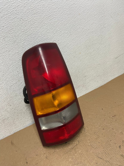 1999-2002 Chevrolet Silverado 1500 Left Driver Lh Side Tail light AD8046 LK2