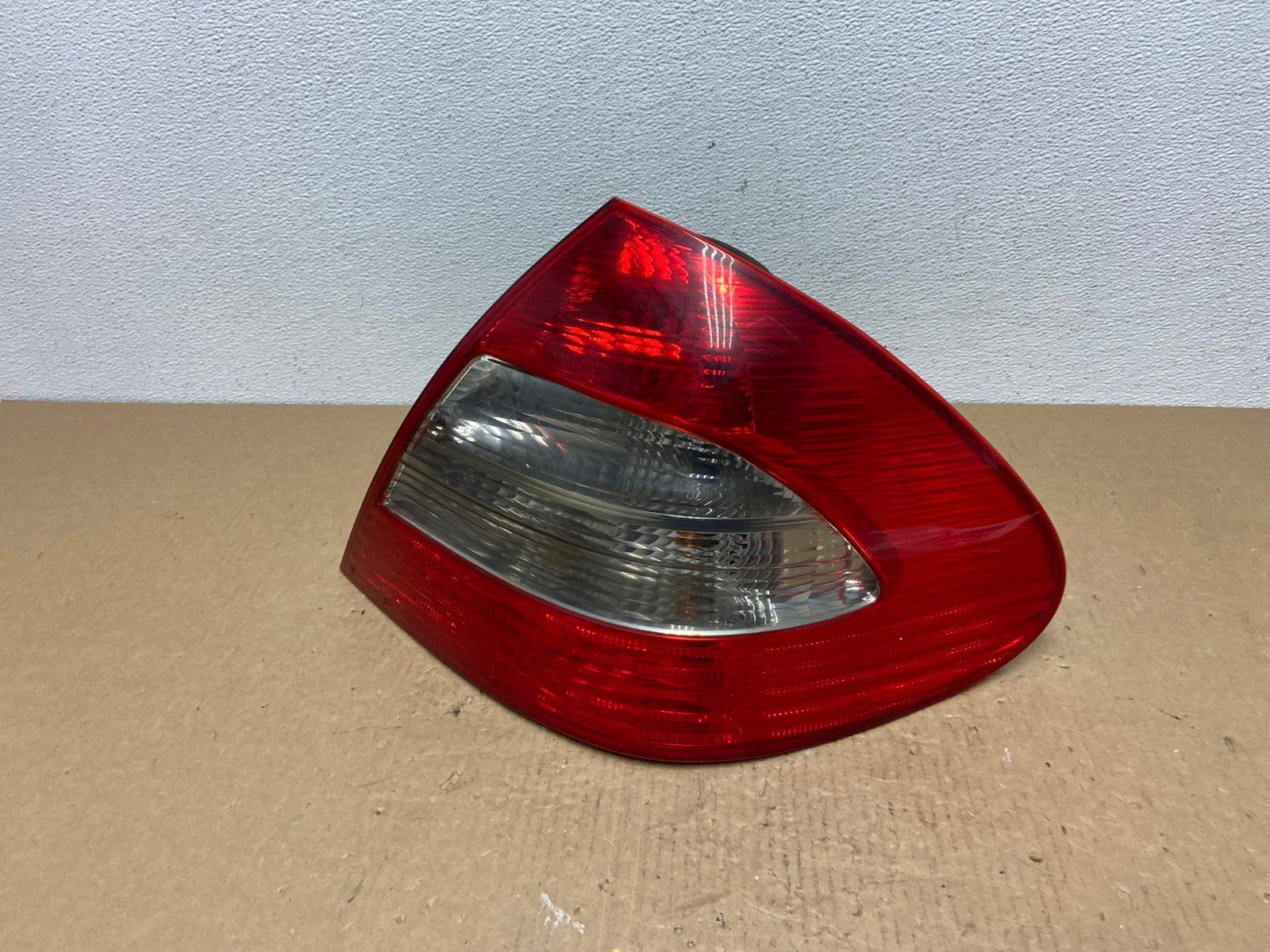 2007 - 2009 Mercedes E E320 E500 Sedan Right Passenger Tail Light OEM AC1406 LK0
