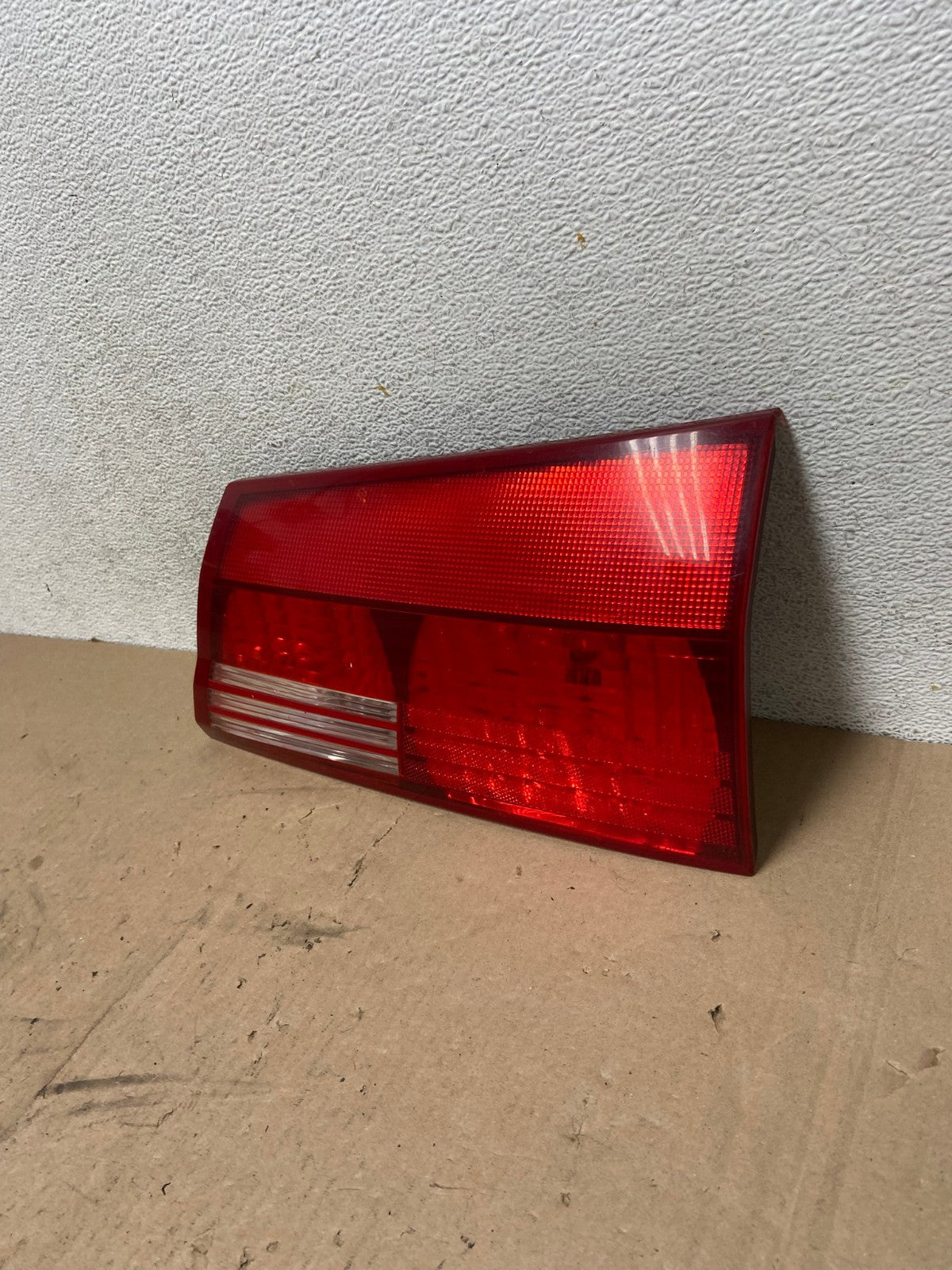 2004-2005 Toyota Sienna Right Passenger RH Side Inner Tail Light AG4776 LK1