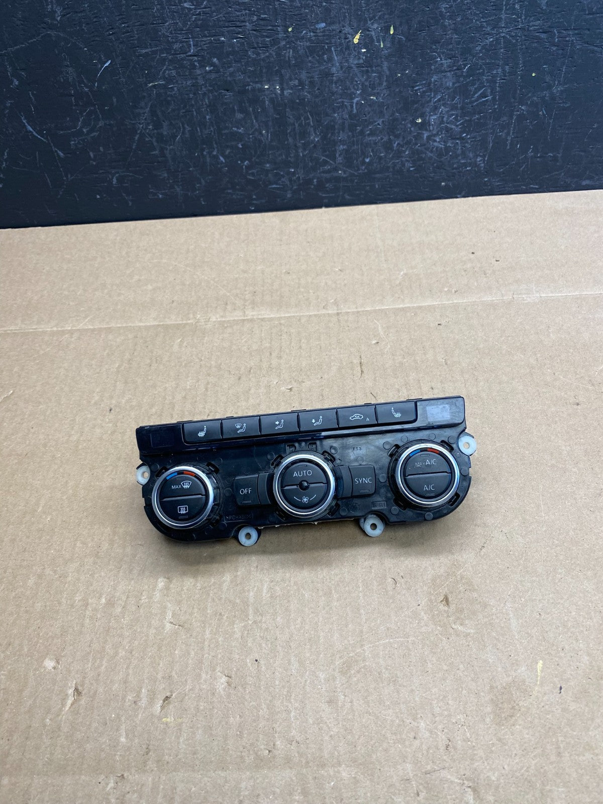 2019 - 2021 Volkswagen Passat Center Climate Control Panel AC Heater AC6179 DG0