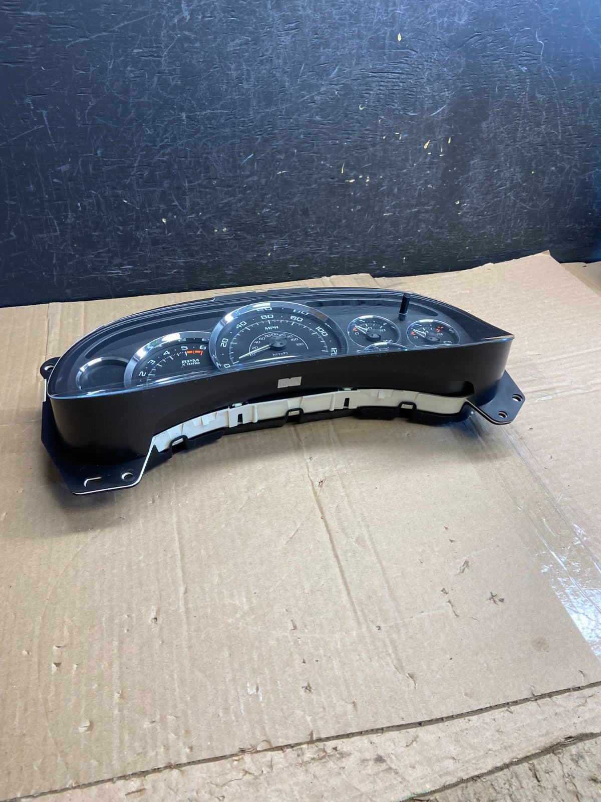 2003 to 2006 Cadillac Escalade Instrument Speedometer Cluster Gauge AF2754 DG4