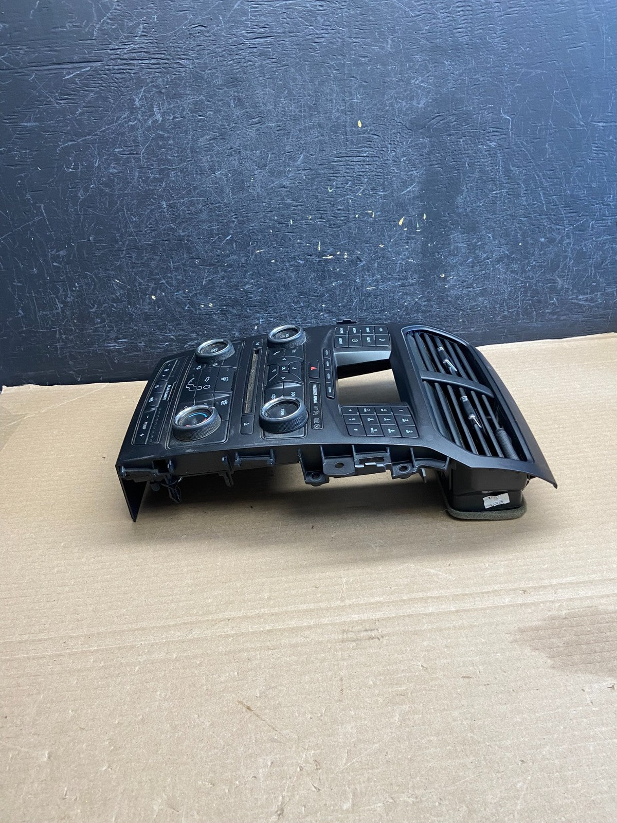 2016-2018 Ford Explorer Radio Heater Climate A/C Control Bezel Trim ah1278 DG2