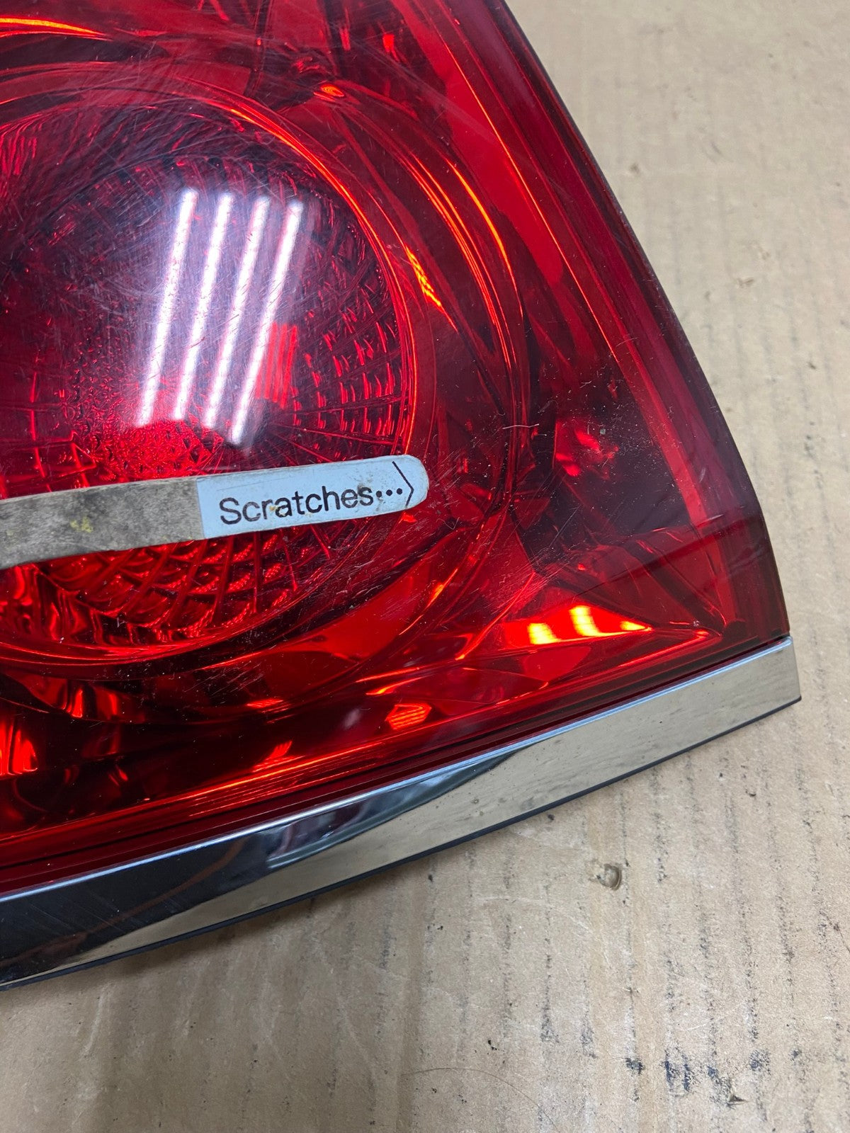 2008 - 2012 Buick Enclave Left Driver Lh Inner Tail Light AD0914 LK3