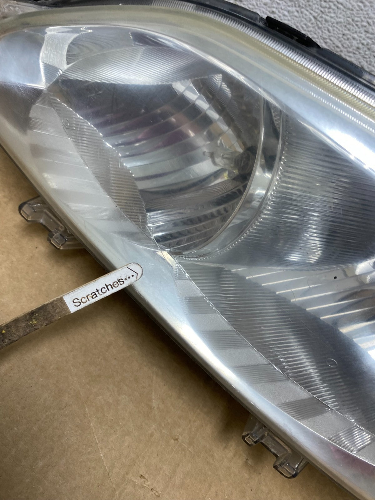 2009 to 2014 Toyota Matrix Left Driver LH Side Halogen Headlight AF7280 DW3