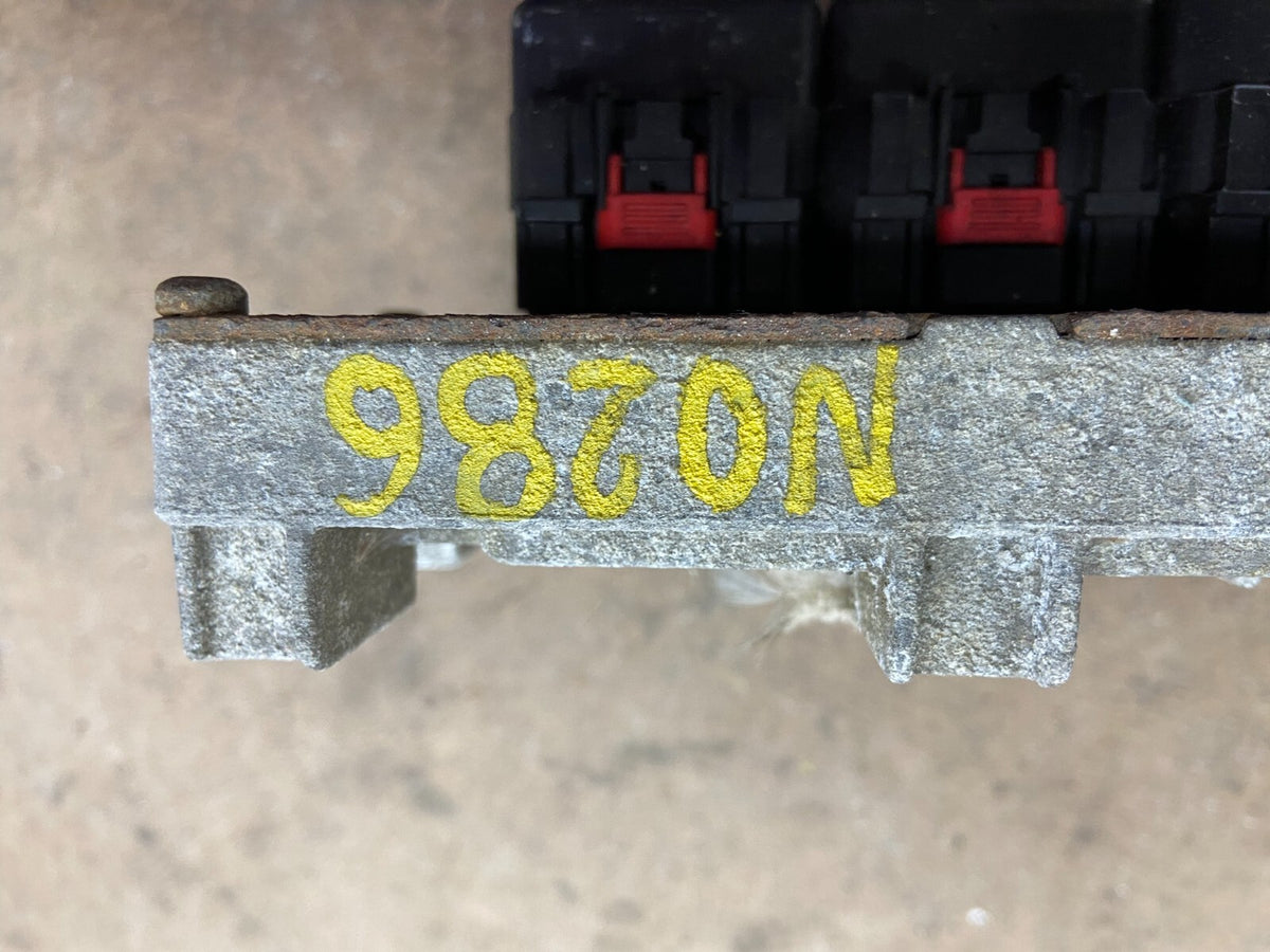 2008 2009 Caravan Town & Country 3.3L Engine Control p68044556aa N0286 DG3