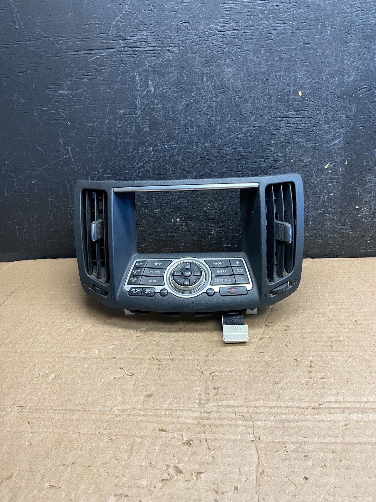2008 to 2012 Infiniti G35 G37 Radio Player Climate Control Panel Bezel AF2061 DW0