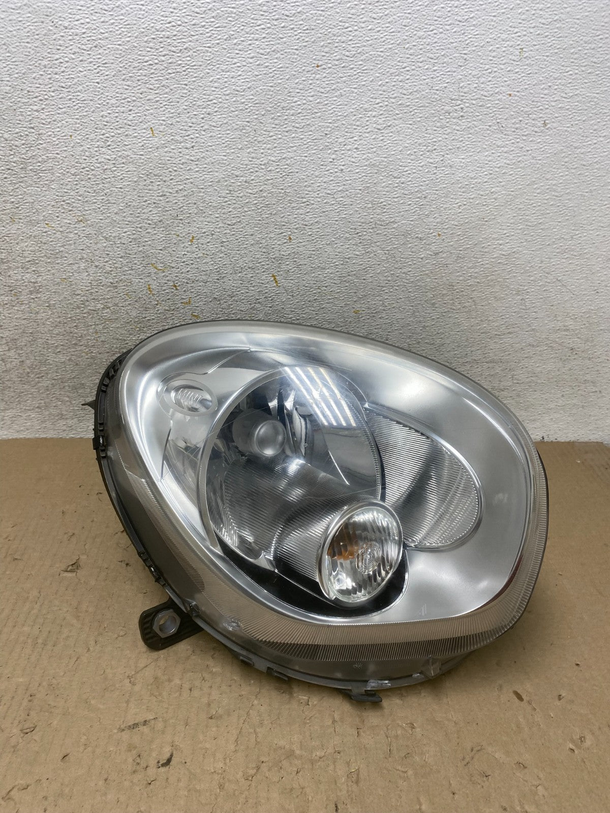 2012 to 2016 Mini Cooper Countryman Right Passenger Headlight Halogen ah6878 DG0