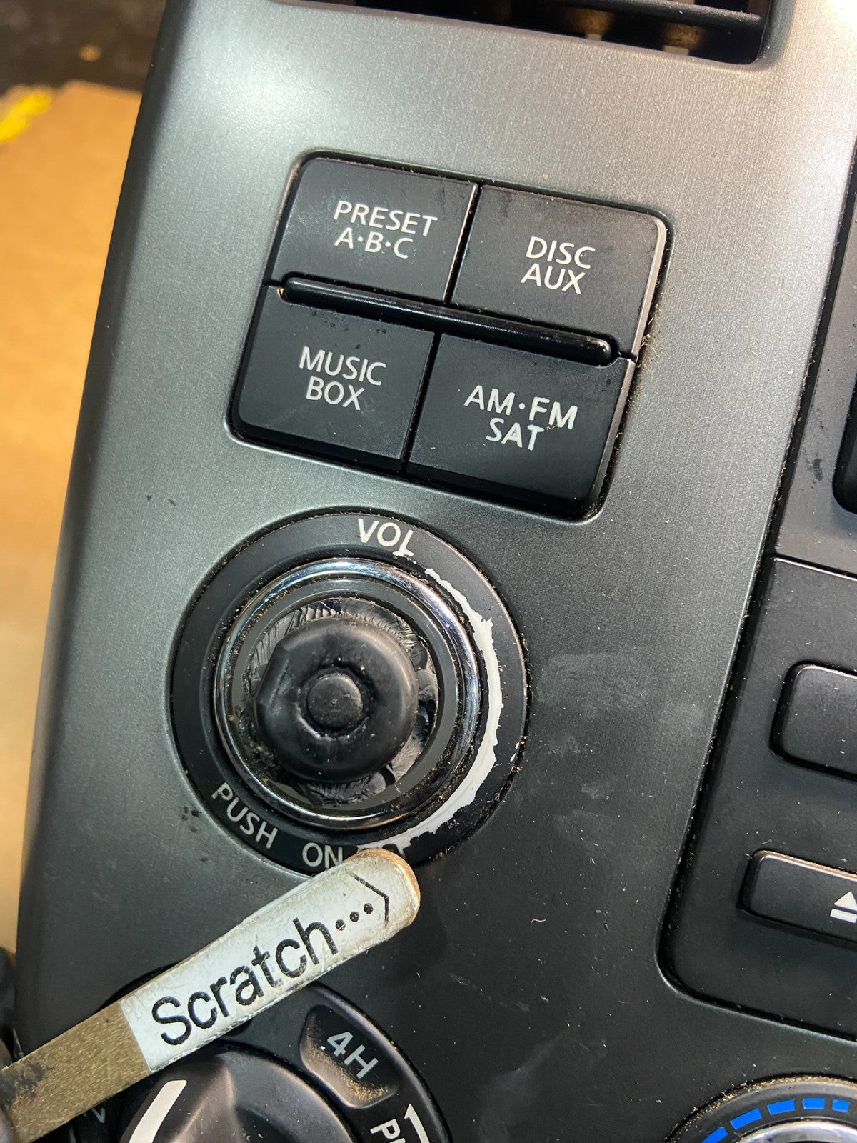 2008 to 2012 Nissan Armada Bose Radio CD Player A/C Climate Control OEM Y3817 DG3