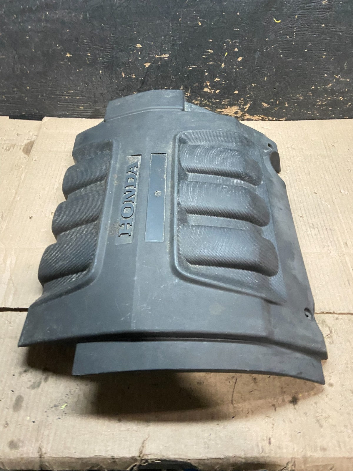 2005 to 2007 Honda Odyssey Black Engine Cover OEM X7735 DG3