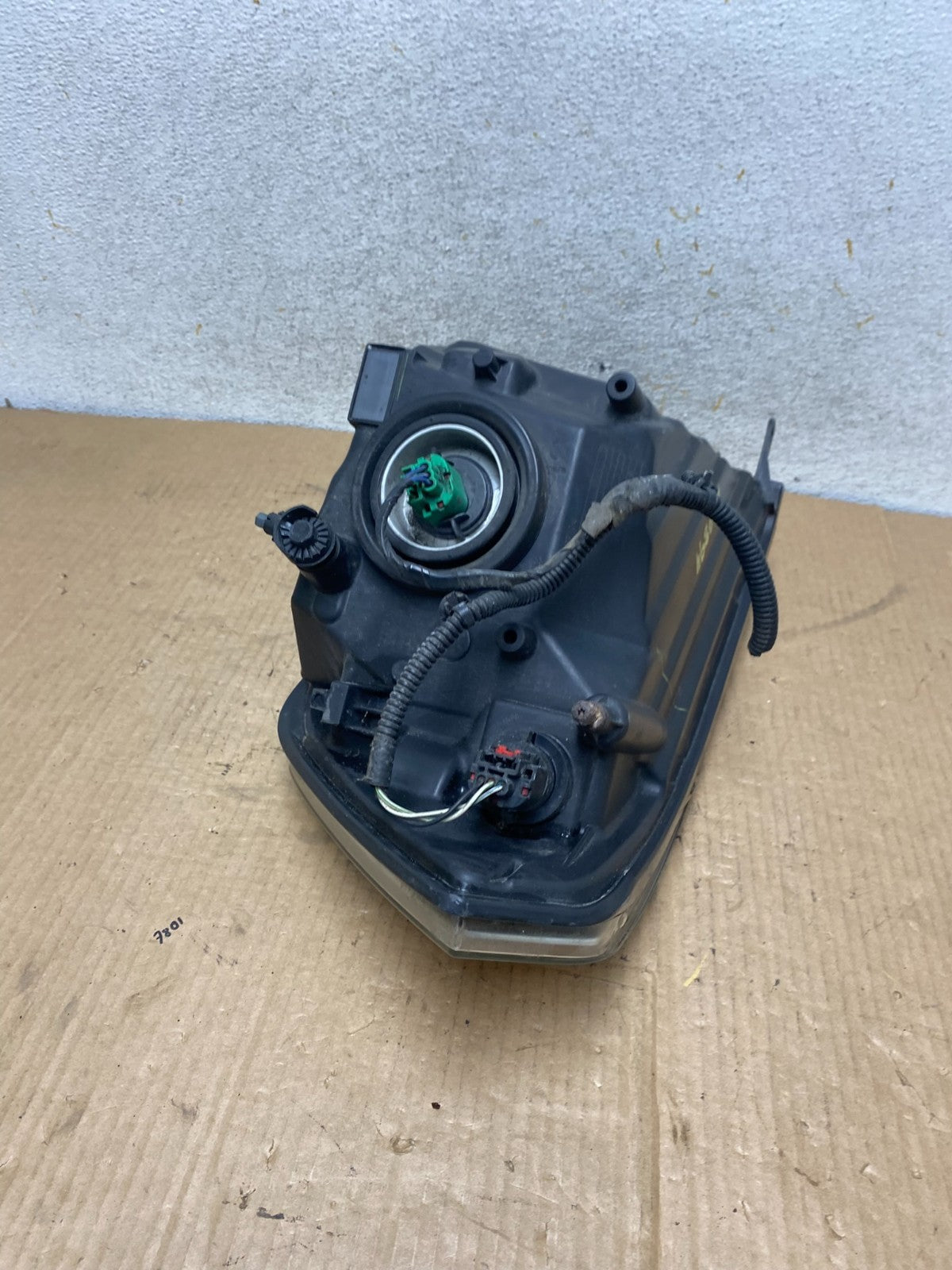 2009 to 2012 Ram 1500 2500 Left Driver LH Halogen Headlight AI7894 DW9