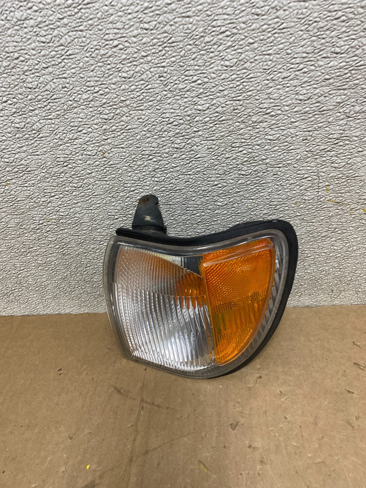 1999-2004 Nissan Pathfinder Front Left Driver Turn Signal Oem W8630 DW0