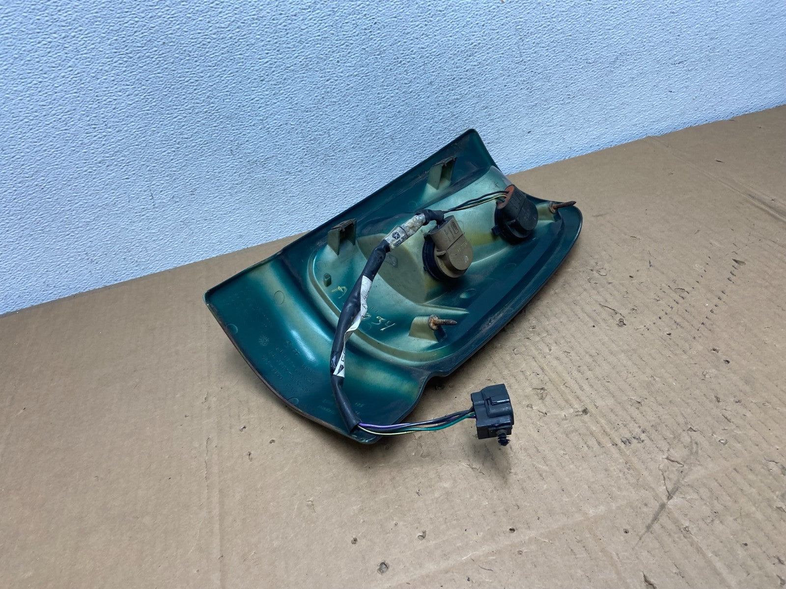 1994 to 2001 Dodge Ram 1500 Left Driver LH Tail Light AD1034 DW6