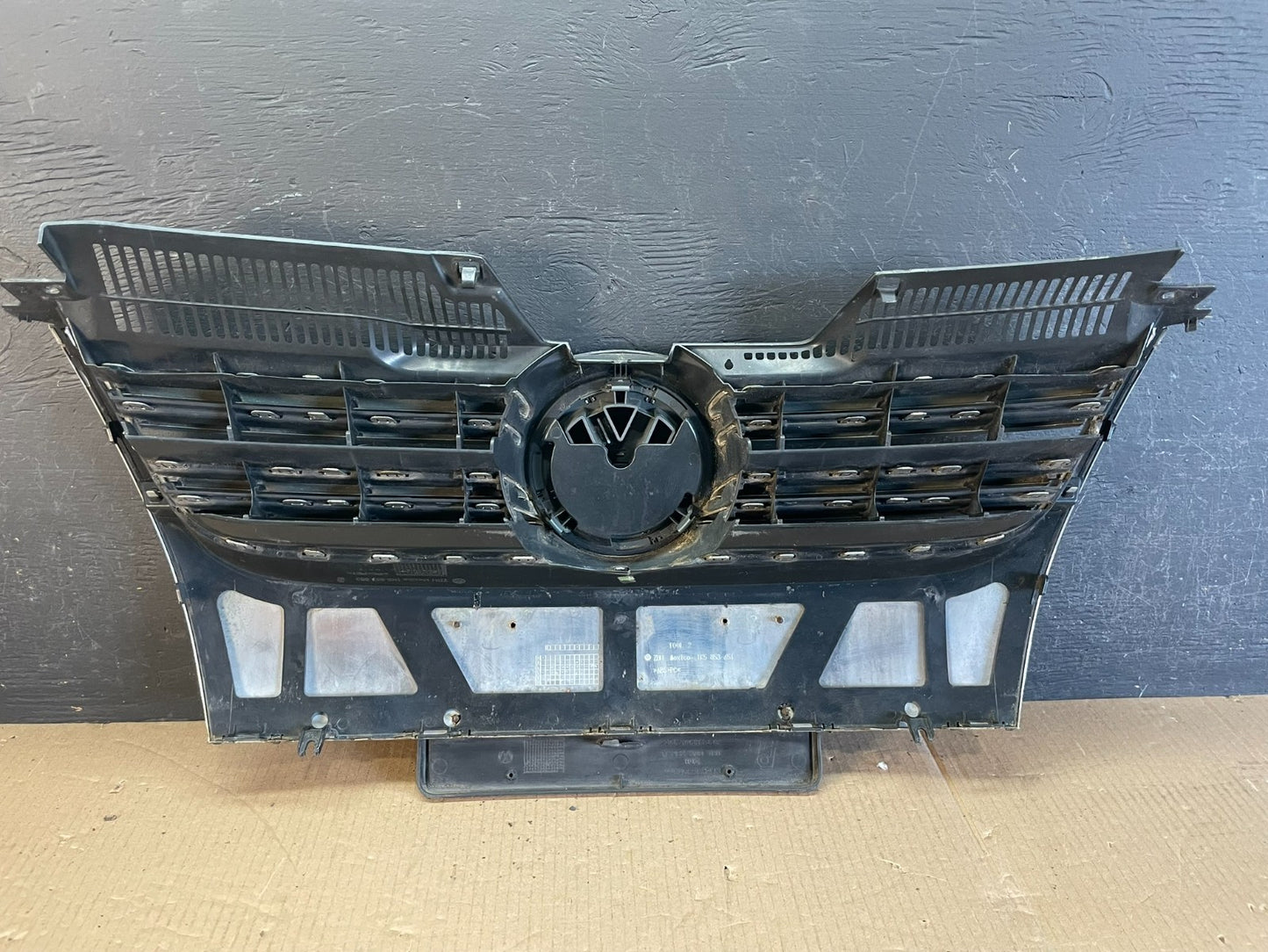 2005-2010 Volkswagen Jetta Front Upper Grille Grill Chrome AE3633 DG3