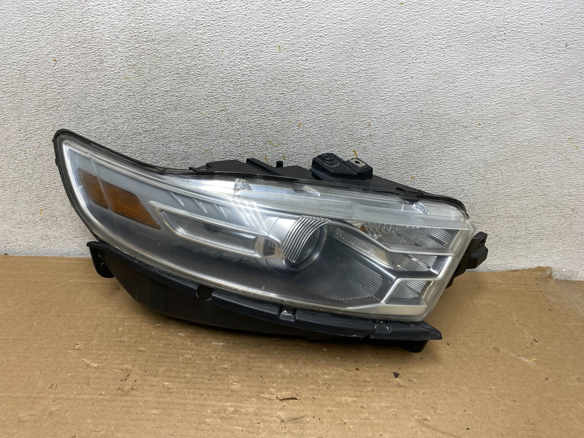 2013 to 2019 Ford Taurus Right Passenger RH Side Headlight Halogen AH8891 DW0