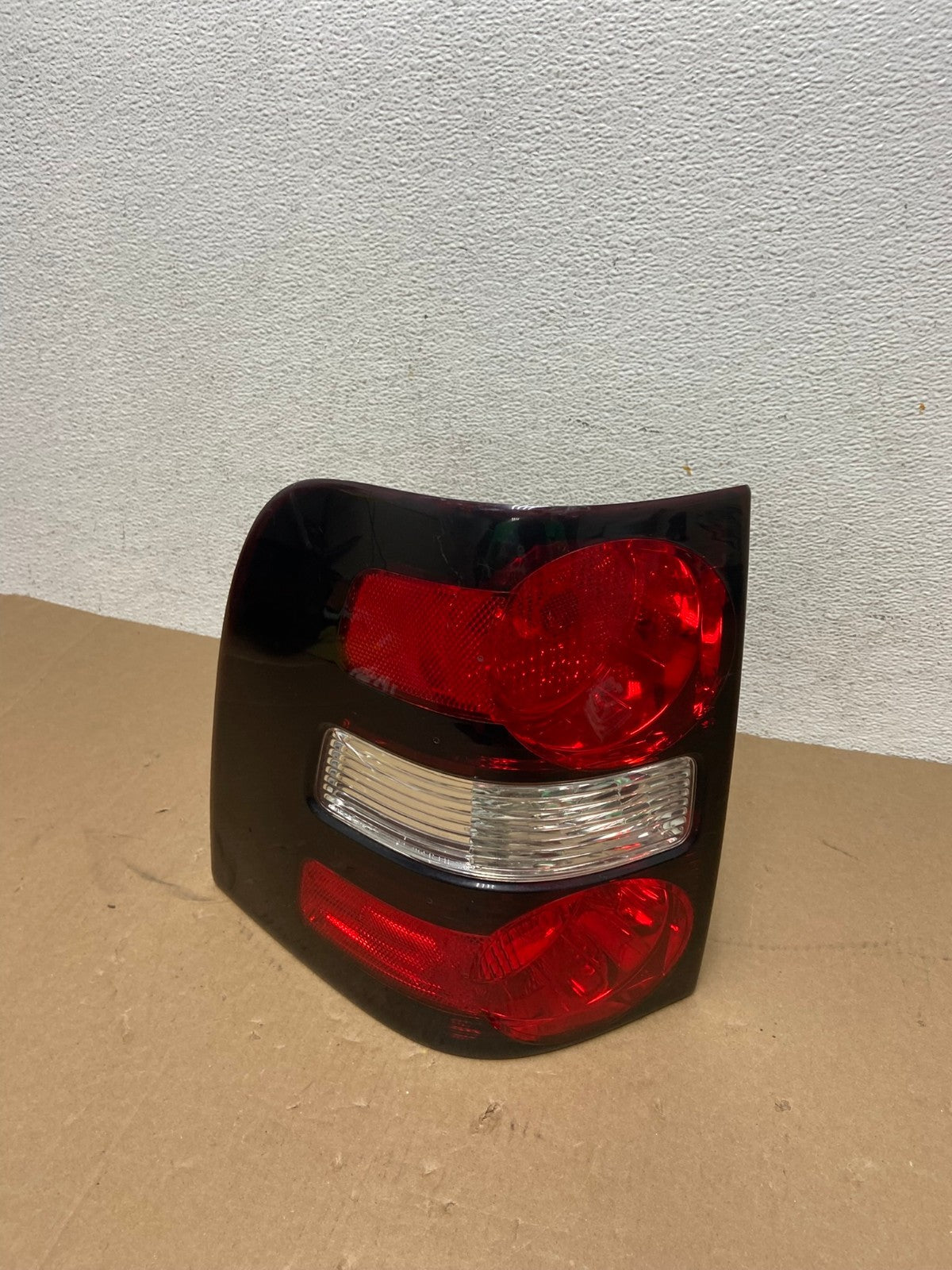 2006 to 2010 Ford Explorer Left Driver Lh Side Tail light AD6431 LK0