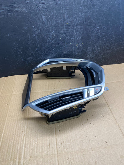 2013-2016 Cadillac SRX Center Dash Radio Trim Bezel with Air Vents OE AC4800 DG1