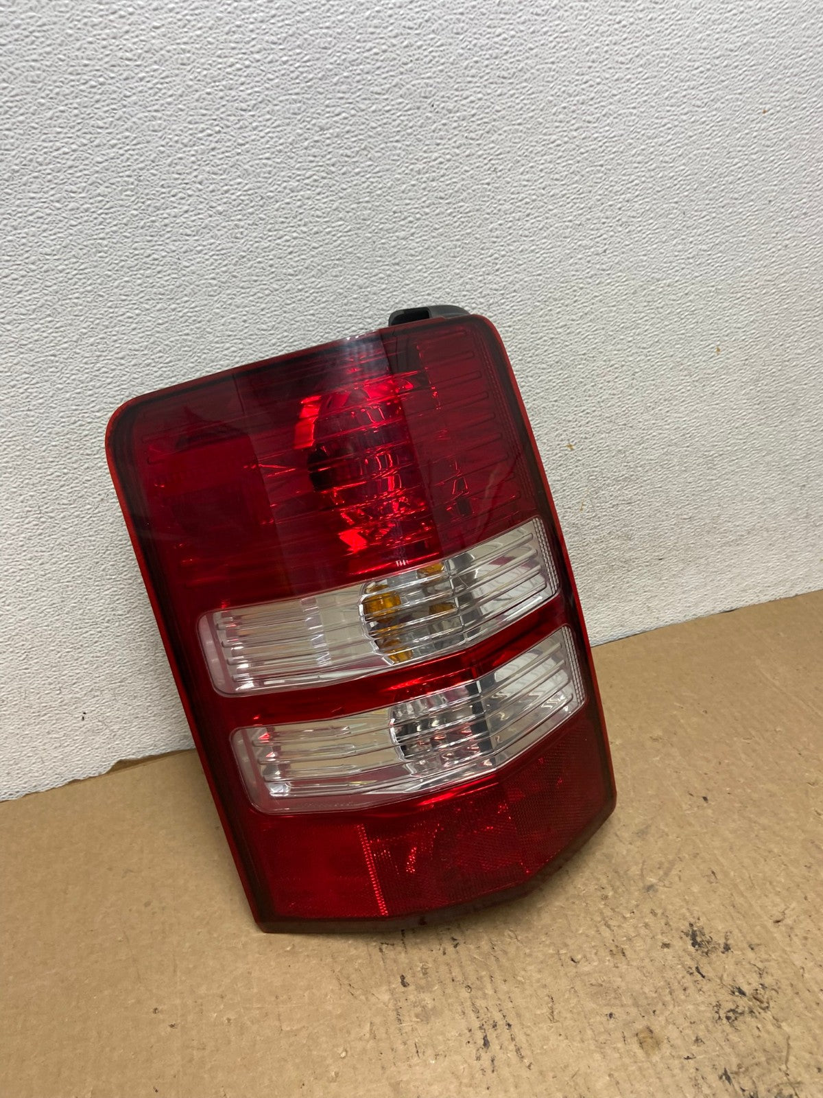 2008 to 2012 Jeep Liberty Left Driver Side Lh Tail Light AG2515 LK2