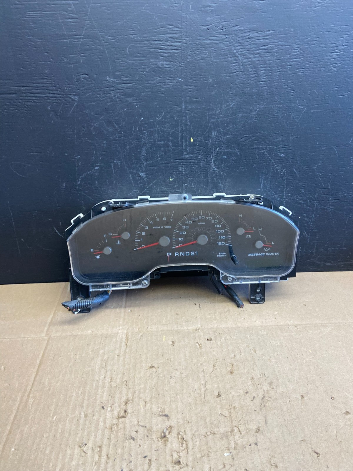 2000 2002 Ford Expedition Speedometer Instrument Gauge Cluster AB9823 DG0