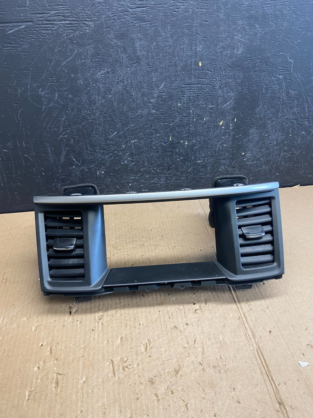 2013 to 2020 Nissan Pathfinder Center Dash Radio Trim Bezel Surround AE3949 DG0