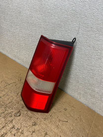 2003 2017 Chevrolet Express 1500 2500 3500 Right Passenger Tail Light V8410 DW1