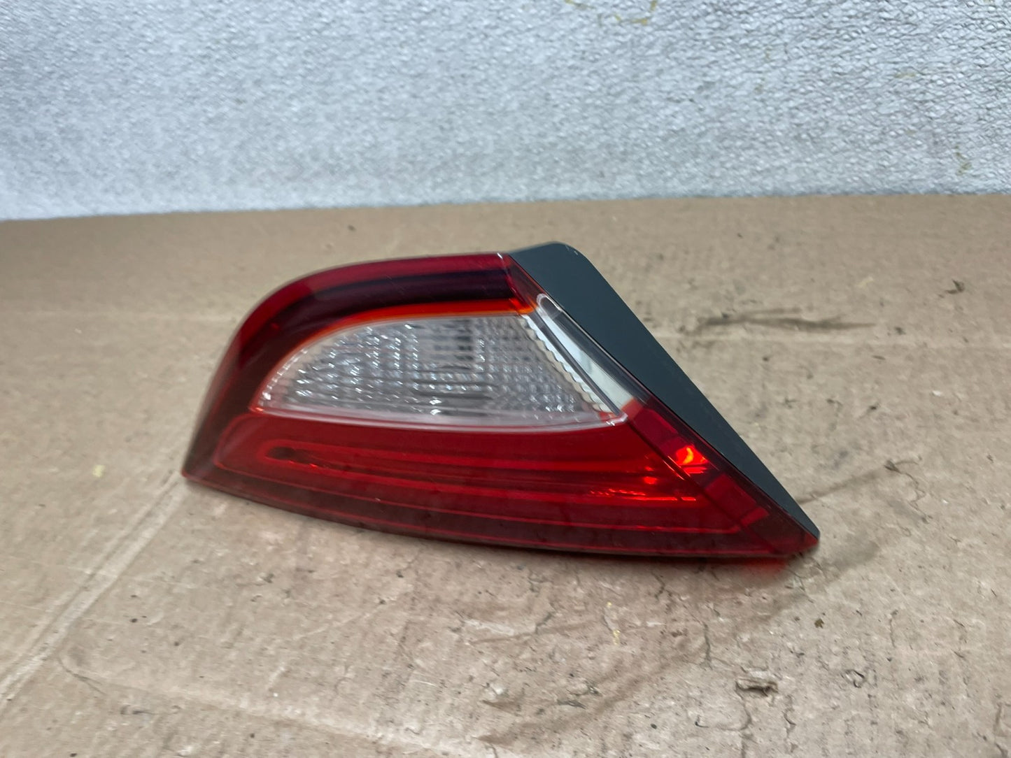 2015 to 2017 Chrysler 200 Sedan Left Driver Side Inner Tail Light Oem Y8918 DW1