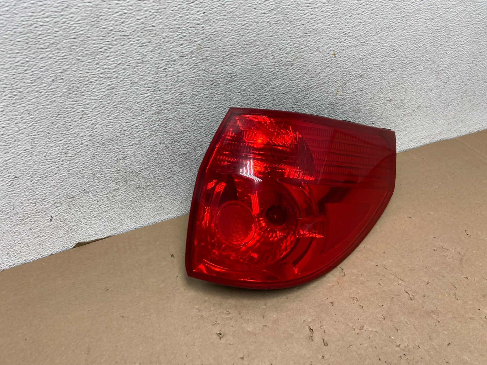 2006 - 2010 Toyota Sienna Right Passenger Side Tail Light AG4199 LK2