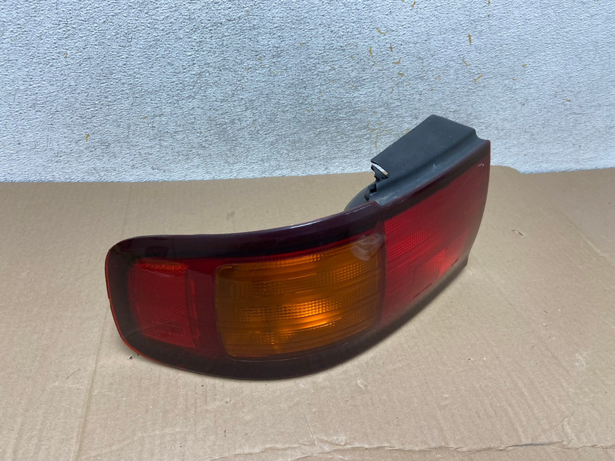 1995 - 1996 Toyota Camry Sedan Left Driver Side Lh Tail Light Lamp AI1161 LK2