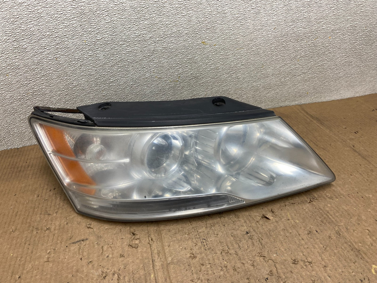 2009 to 2010 Hyundai Sonata Right Passenger RH Side Headlight Halogen AA8339 DW0
