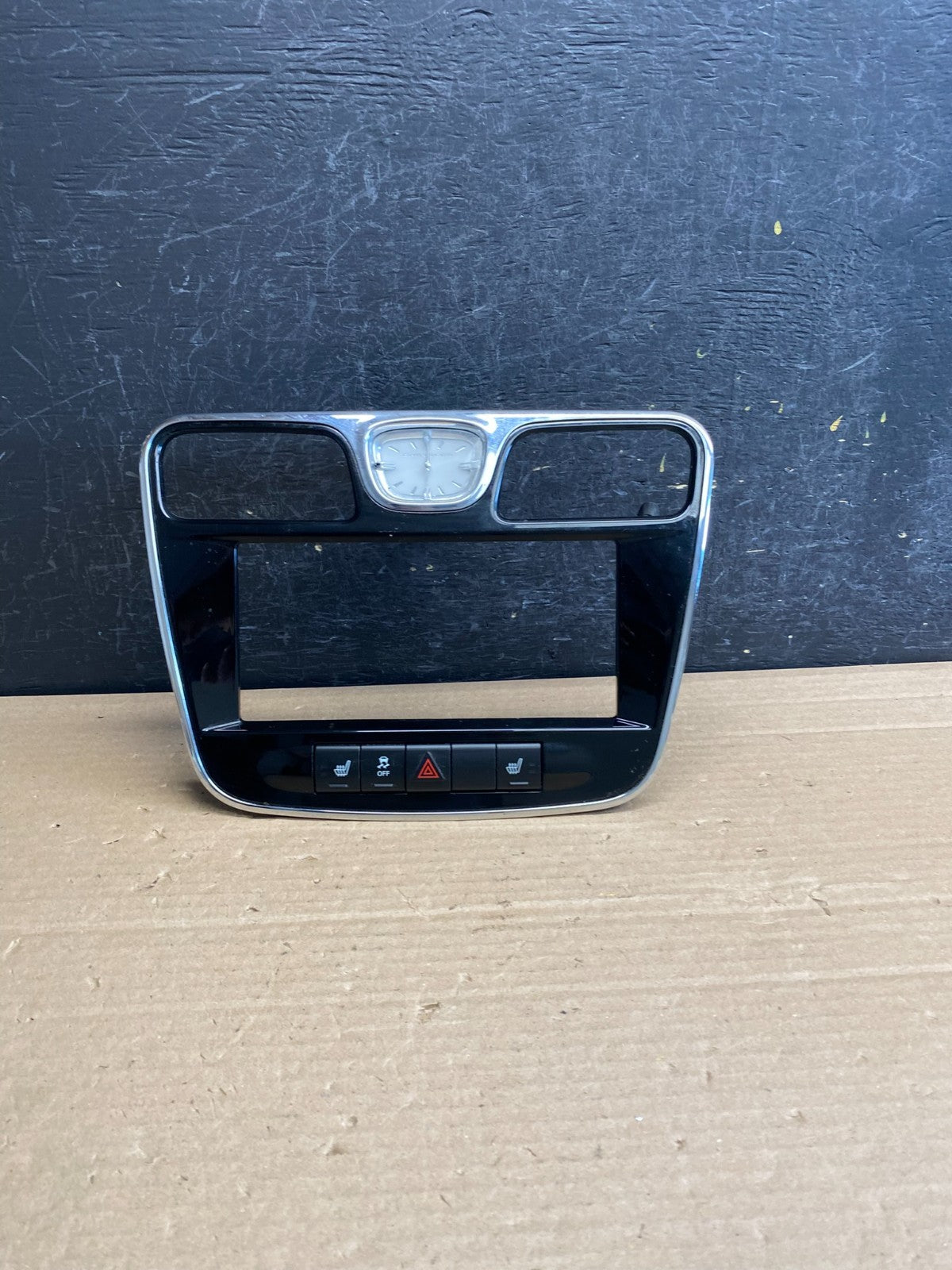 2011 - 2014 Chrysler 200 Dash Radio Bezel Trim Clock Hazard Bezel AG0163 DG0
