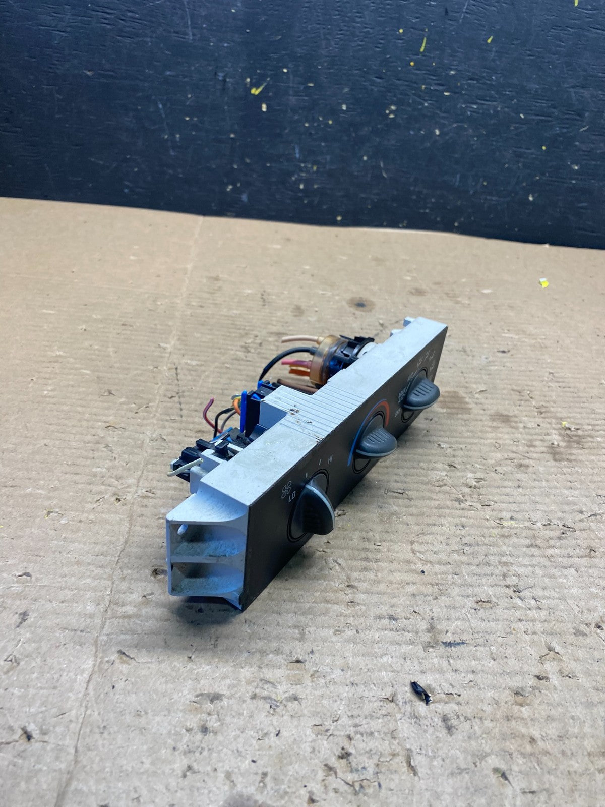2001 - 2007 GMC Chevrolet Express 1500 Climate Control A/C r2594 DG1
