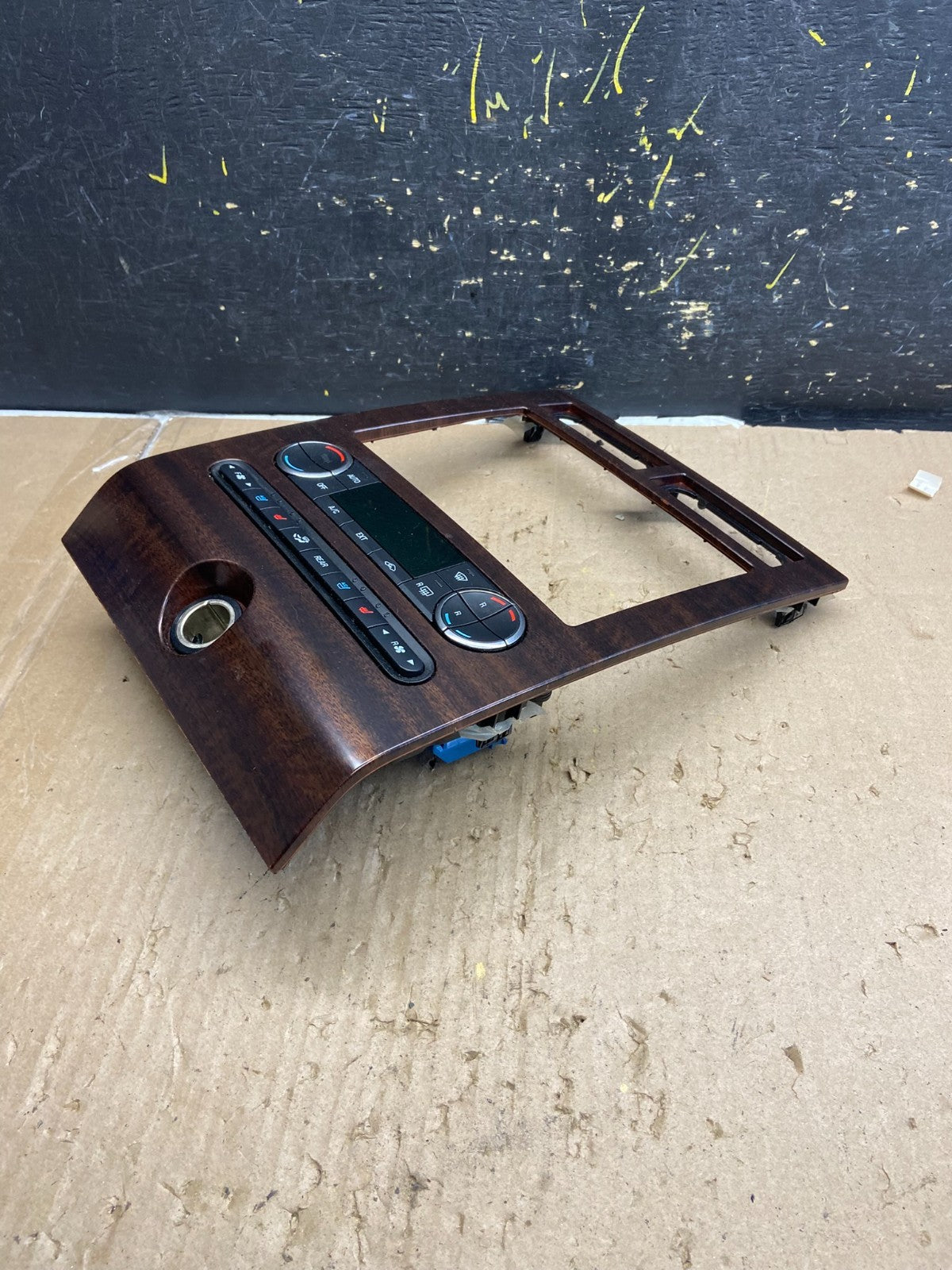 2007 to 2014 Ford Expedition Temperature Climate Control w/Radio Bezel ab5491 DG2