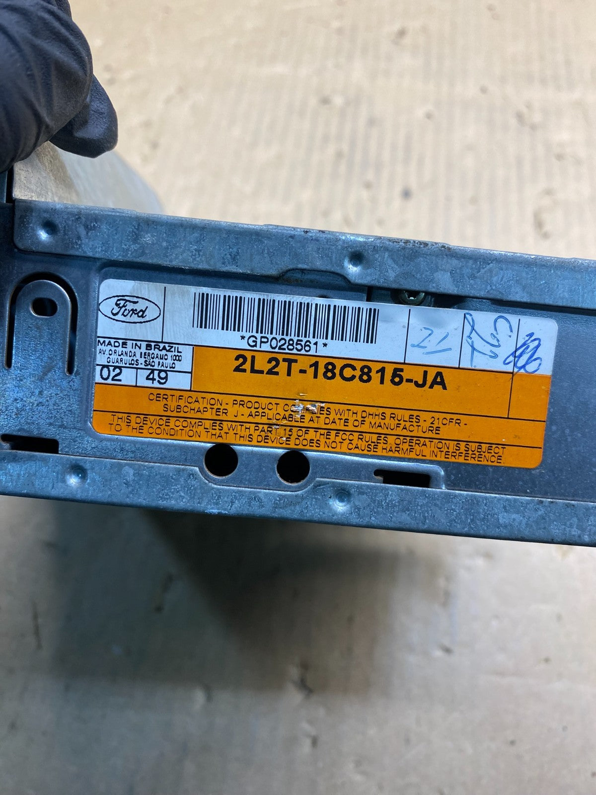 2001 - 2004 Ford Explorer Radio CD Player AM/FM AI7413 DG6