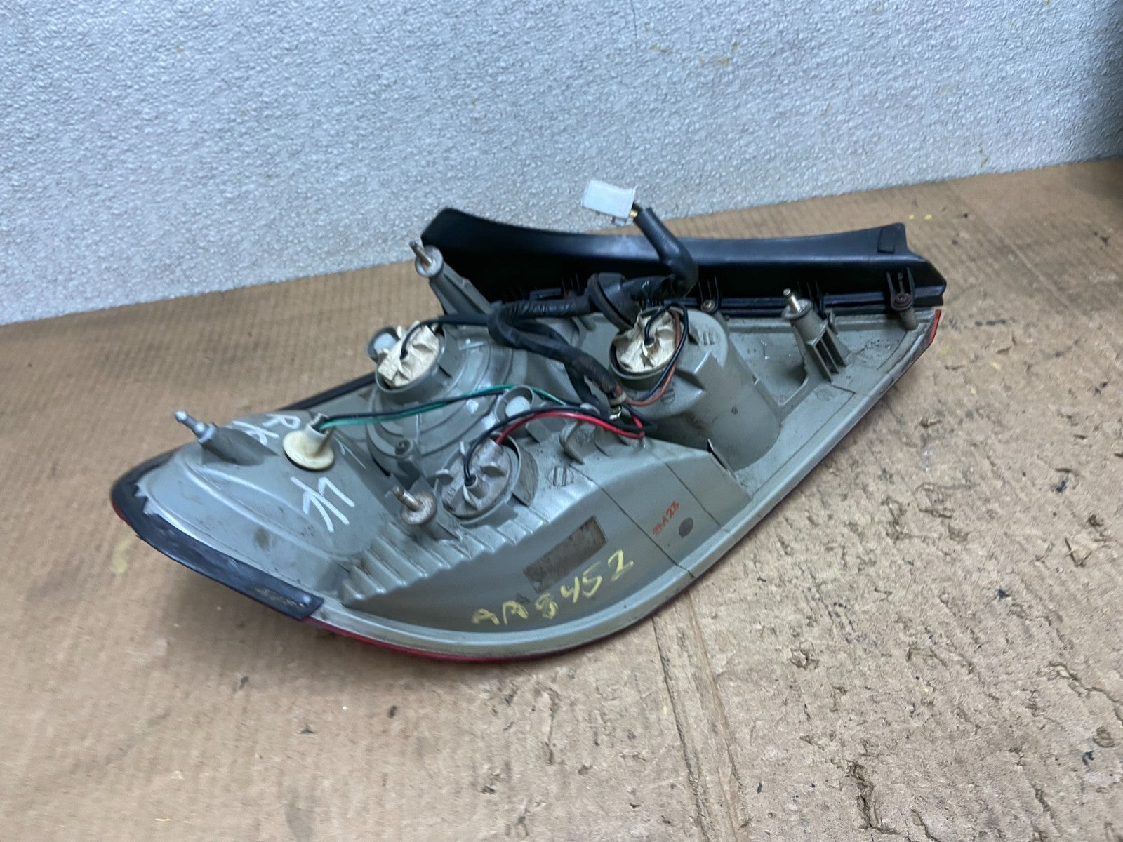2003 2004 Hyundai Tiburon Coupe Right Passenger Rh Side Tail Light Oem AA8452 LK5