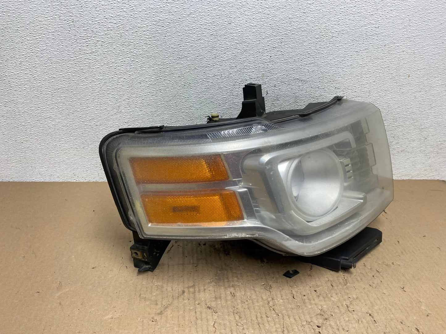 2009 2010 2011 2012 Ford Flex Right Passenger Headlight XENON AE8855 LK2